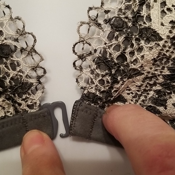 VICTORIA'S SECRET BARTLETT - Picture 3 of 4